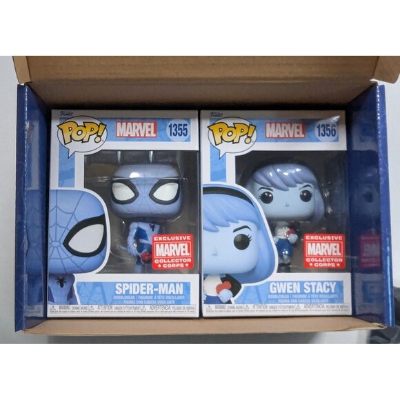 Funko POP! Marvel Collector Corps Spider-Man Blue Box XL Spider-Man Gwen Pops - Picture 3 of 12